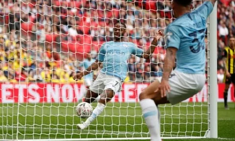 'CĐV Watford chết lặng trên sân Wembley'