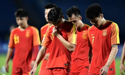 U23 bị loại, LĐBĐ Trung Quốc mua vé máy bay giá rẻ cho cầu thủ về nước