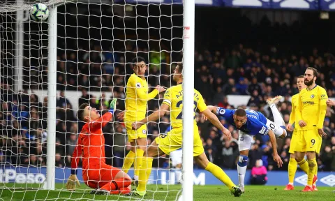 'Kepa chỉ có thể đẩy bóng về phía Richarlison'