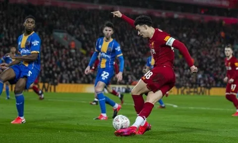 Băng đội trưởng Liverpool chính thức mở trang sử mới