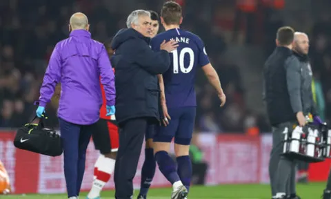Không chỉ thua trận, Tottenham còn đau hơn với hình ảnh trụ cột của mình