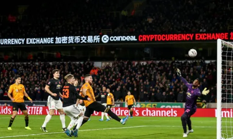 Sử dụng đội hình B, Man United "mắc kẹt" trước Bầy sói