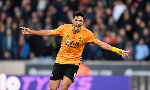 Mùa đông không lạnh, 3 'kẻ bị đe dọa' tại Man Utd cùng tụ họp chờ thời
