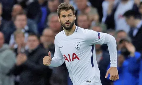 Tìm kiếm phương án thay thế Suarez, Valverde gọi "người con xa xứ" trở về