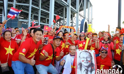 CĐV nhuộm đỏ Chang Arena, sẵn sàng tiếp lửa ĐT Việt Nam