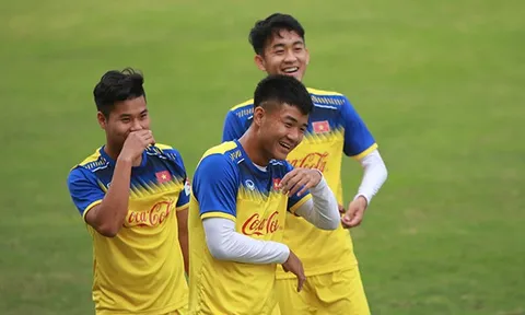"Vua pha trò" Đức Chinh náo loạn buổi tập U23 Việt Nam
