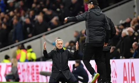 Mourinho quỳ gối bất lực; Cuộc đua vô địch Premier League kết thúc?
