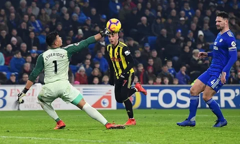 Cựu thần đồng Barca lập hat-trick, Watford nhấn chìm Cardiff trên sân nhà