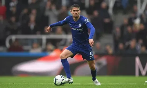 Man Utd chi 30 triệu euro mua phương án dự phòng cho Luke Shaw