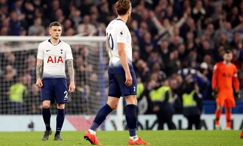 5 cầu thủ gây thất vọng nhất vòng 28 Premier League: Thảm họa derby London