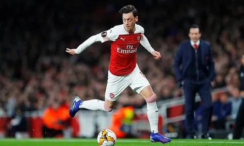5 điểm nhấn Arsenal 3-0 BATE: Ozil trở lại kịp lúc, Emery và miếng đánh lạ lẫm