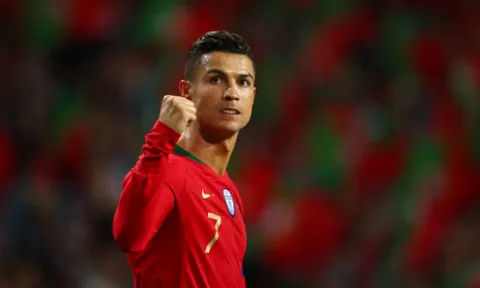 5 điểm nhấn BĐN 3-1 Thụy Sĩ: Đừng hòng lu mờ Ronaldo!; Thành Man phải suy nghĩ lại