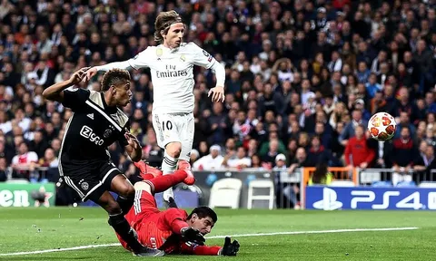 5 điểm nhấn Real 1-4 Ajax: Đặc vụ De Jong; Nhà vua mất ngôi sau 1000 ngày thống trị