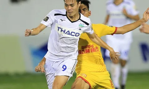5 điểm nhấn vòng 8 V-League 2019: HAGL kéo dài ngày vui; TP.HCM trở lại ngôi đầu