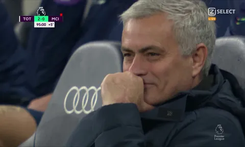 50 sắc thái vui nhộn của Mourinho trước quyết định của VAR và tổ trọng tài