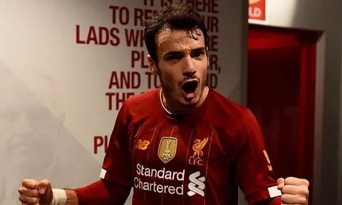 Tiến bộ rõ rệt, tiền vệ ít tên tuổi sắp được Liverpool đề nghị hợp đồng mới