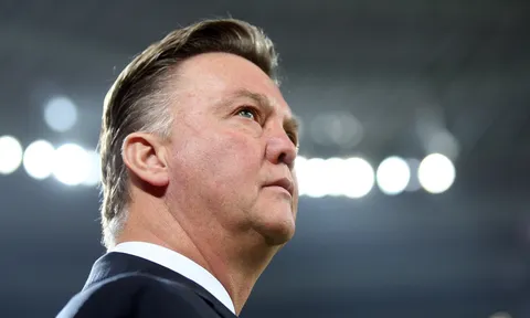CHÍNH THỨC: Cựu HLV Man Utd, Barca tuyên bố nghỉ hưu