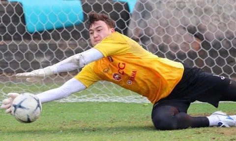 HLV Muangthong: Tài bắt penalty của Đặng Văn Lâm là miễn bàn