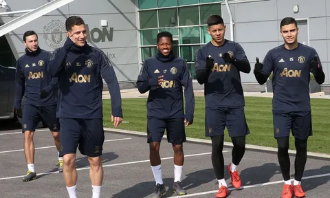 Man Utd bất ngờ vắng chủ lực, xuất hiện 1 "ông lão"!