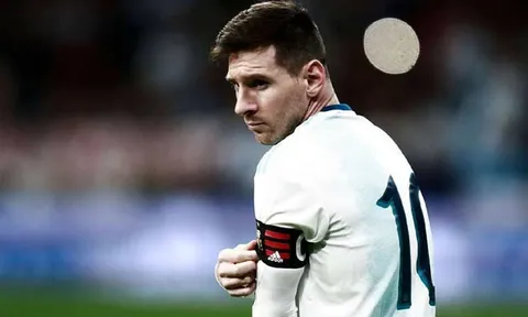 Lionel Messi và Argentina: Hai thế giới tương phản