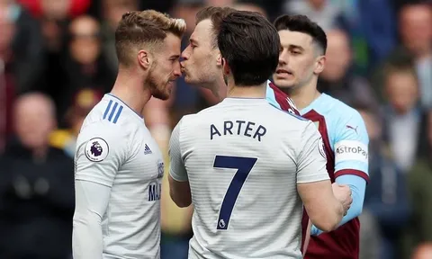 SỐC! Tiễn Cardiff xuống hạng, sao Burnley hành động "quá ngọt ngào"