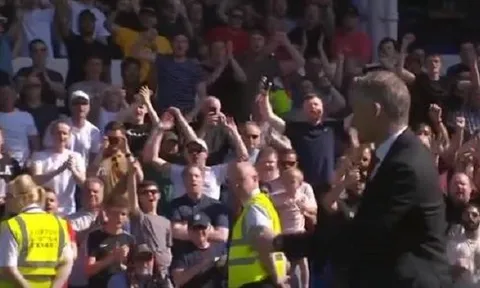 Solskjaer đã làm gì ngay sau khi trận Everton - MU kết thúc?