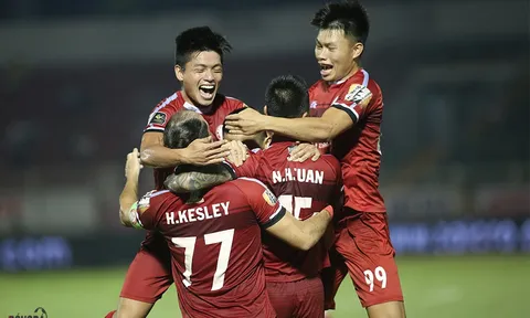 Bạn thân thầy Park giúp TP.HCM lên đỉnh V-League, vẫn khen đội bóng Quang Hải mạnh nhất