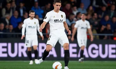 Sao Valencia làm 'nóng mặt' CĐV Arsenal bằng phát biểu này