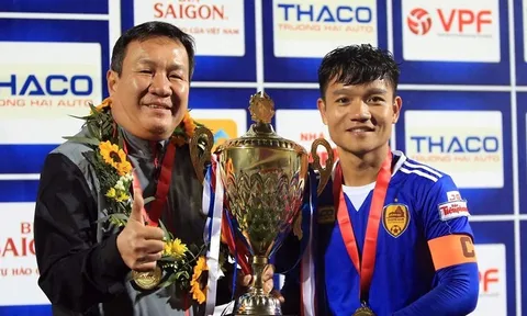 Đinh Thanh Trung viết tâm thư ngày HLV Hoàng Văn Phúc chia tay Quảng Nam