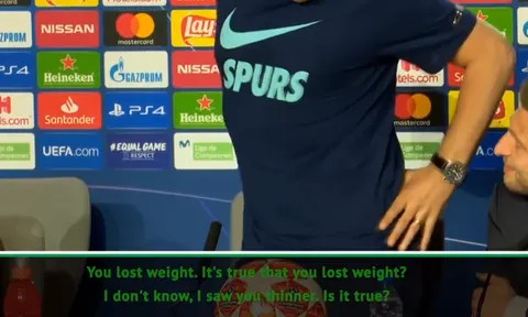 SỐC! Pochettino tiếp tục "diễn trò", Catwalk ngay khi họp báo
