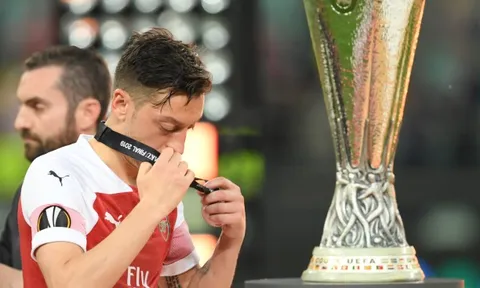 Mesut Ozil và Arsenal: Đoạn kết của một cuộc tình