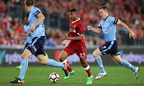 Đây! Bộ 3 "sát thủ" tương lai của The Kop