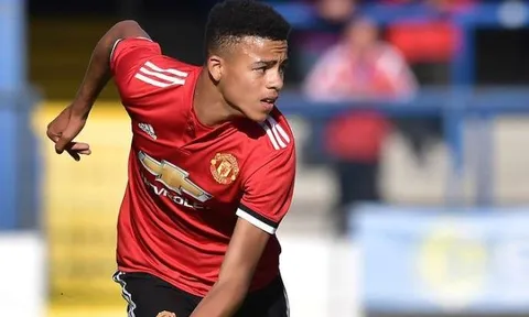Sốc! Đá ở Champions League, sao Man Utd ​​sẽ đi học trở lại vào thứ 6
