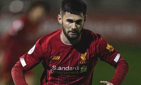 Tại sao Liverpool chiêu mộ Joe Hardy? Neil Critchley đưa ra giải thích