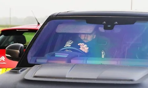 Barca và đội hình cân cả châu Âu với "ADN Ajax" + Griezmann