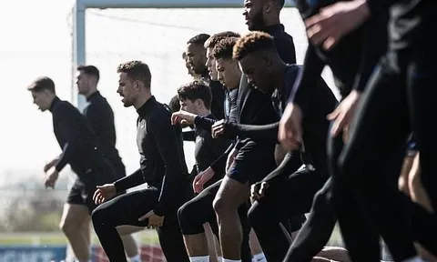 Trụ cột chấn thương, Solskjaer nhờ cậy 2 'thần đồng'