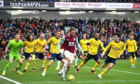 Dàn sao Arsenal làm nền, biến sao Burnley thành... 'Messi và Maradona'