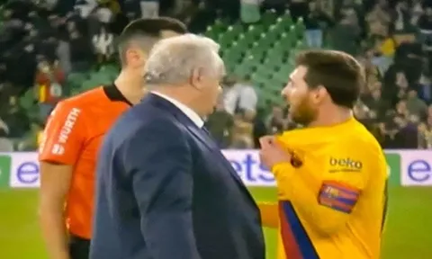 Tỏa sáng rực rỡ, Messi vẫn "nóng máu" với trọng tài vì một lý do