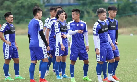 Công Phượng sắm vai "Oppa Hàn Quốc" trong buổi tập đầu tiên cùng CLB TP.HCM