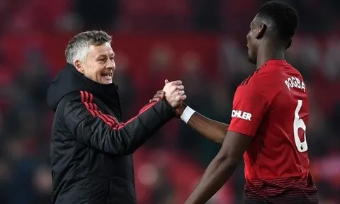 "Cậu ấy giống Bryan Robson và Paul Scholes"