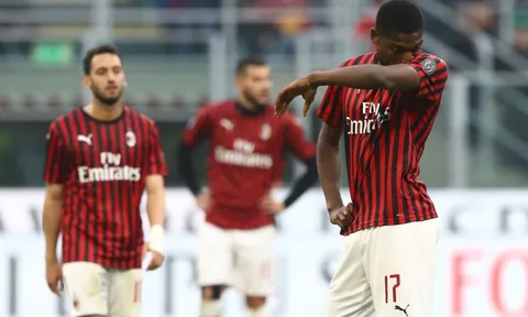 Zlatan vắng mặt, AC Milan đứt mạch toàn thắng