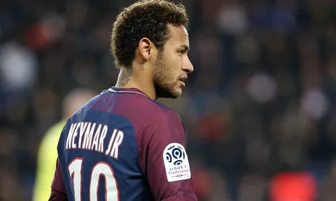Adriano: "Neymar rất hối hận với quyết định của mình"