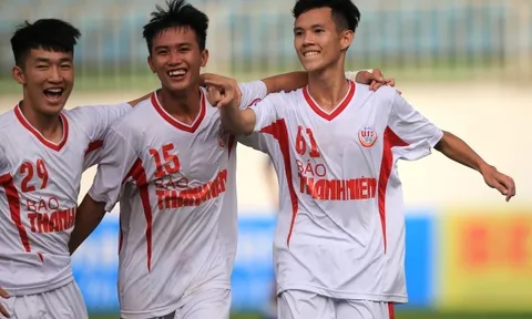 Khóa 4 HAGL JMG "run tim" vào bán kết, HLV Graechen bực bội về học trò