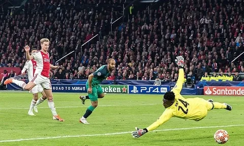 Ajax thua ngược: Khi nho vẫn còn xanh lắm!