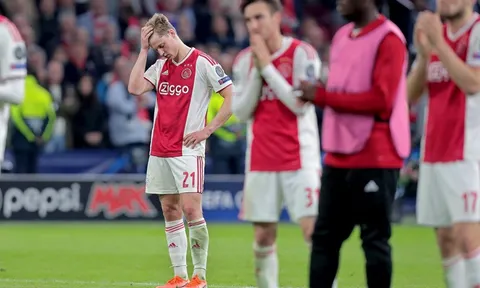 Ajax tự sát trước Tottenham vì thiếu kiên định