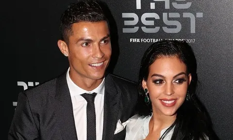 Ăn mừng sinh nhật, Ronaldo không quên cảm ơn Georgina Rodriguez