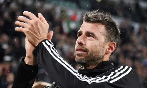 Andrea Barzagli rơi lệ trong ngày chia tay Juventus