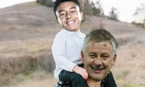 Cười té ghế với loạt ảnh chế Arsenal bắn hạ Man Utd