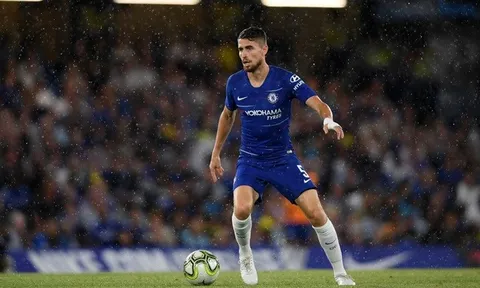 'Cậu ta là sự tiêu cực lớn khi Chelsea không có bóng'