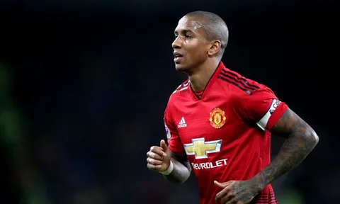 Fan Man Utd: Anh ta nên giải nghệ, đừng đá cho đội bóng nữa!
